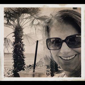 Meet your Posher, Julia